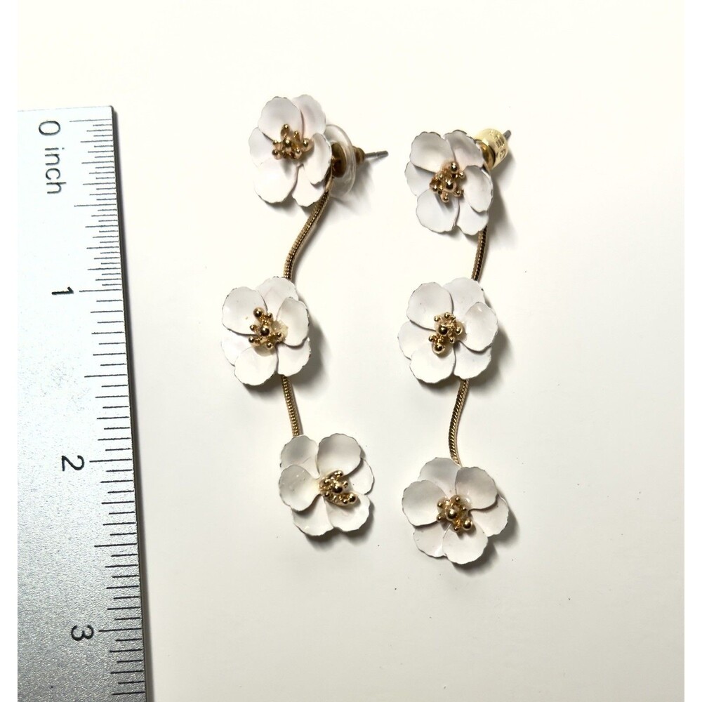 Vintage Time and True stud earrings. Excellent condition. Beautiful flowers - Picture 2 of 5